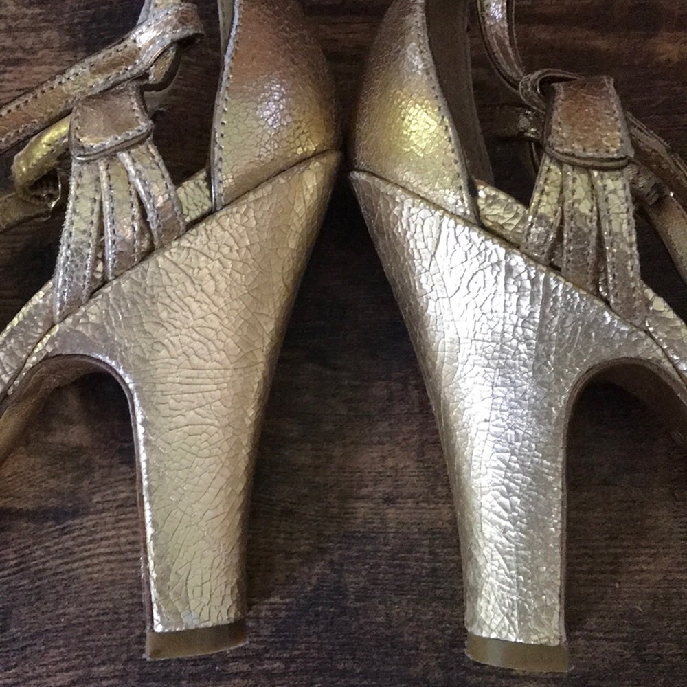 Tory Burch gold Distressed Shoes size 6 - Picture 3 of 12